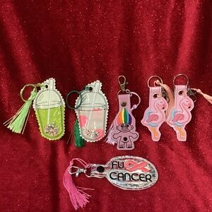 6 hand crafted key chiains